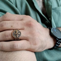 انگشتر مردانه طلاروس فروهر سیاه قلم